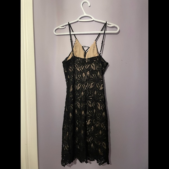 J.O.A Deep Black Nude Women's Lace V-Neck Sheath Dress - Picture 5 of 5